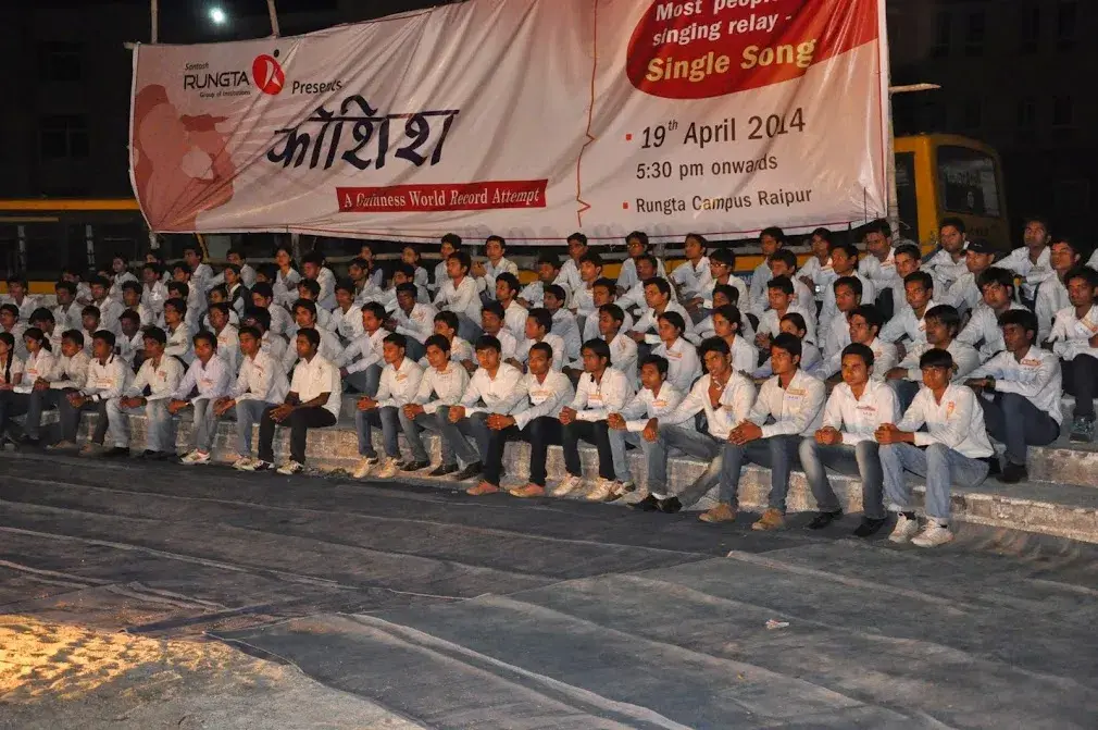 Relay singing by Students of Rungta R1 College